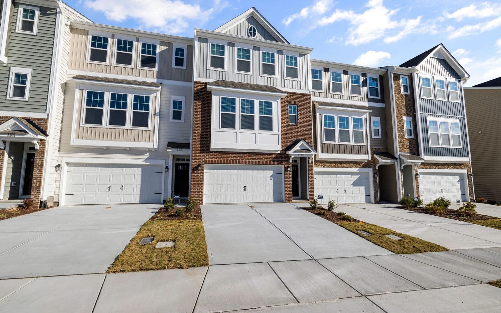 Townhouses in an Arlington-style neighborhood
